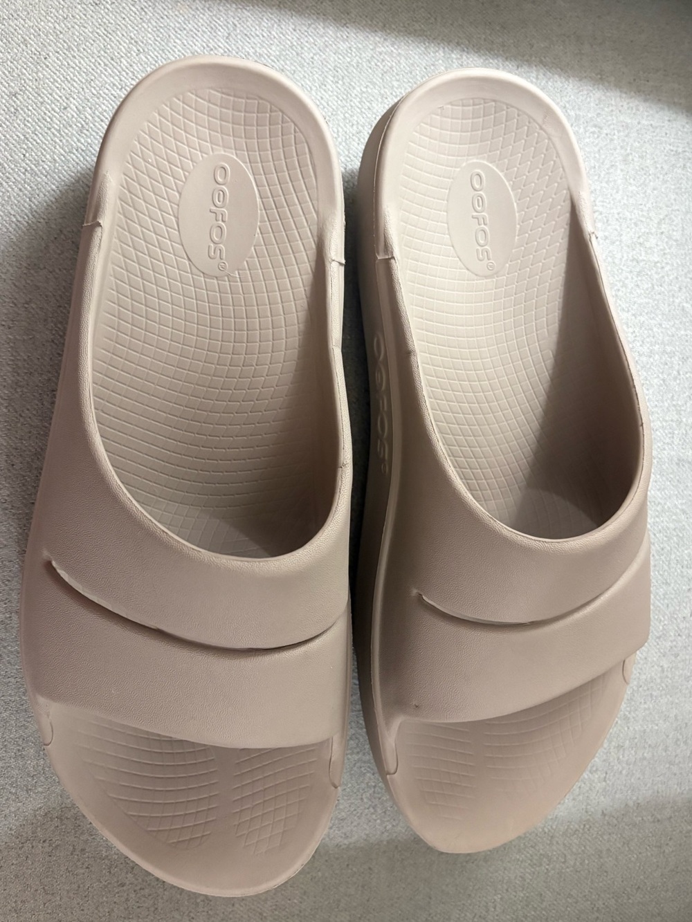 OOFOS OOahh Slide in nomad tan men’s size 12 recovery comfort slip on - Picture 3 of 11